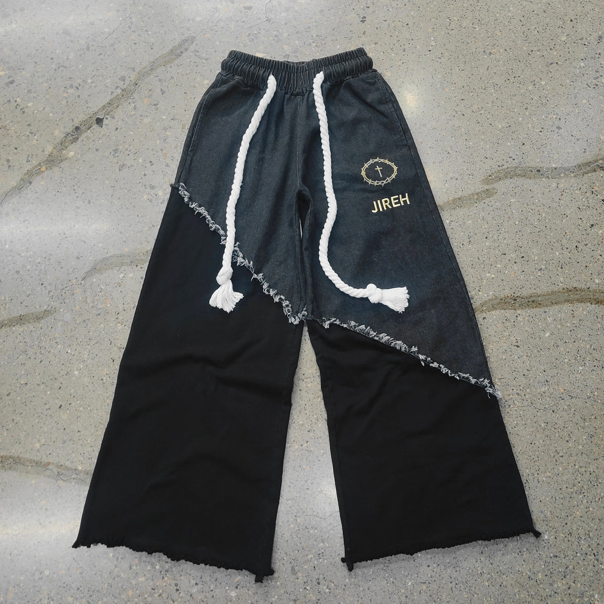 JIREH DROP 01 | Distressed Denim Joggers | Jet Black